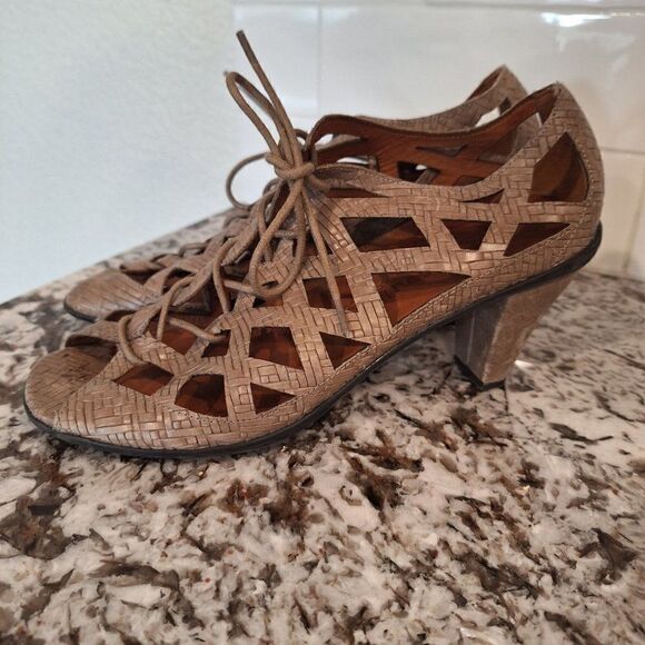 GENTLE SOULS  Leather SANDALS size 7M - Picture 7 of 14